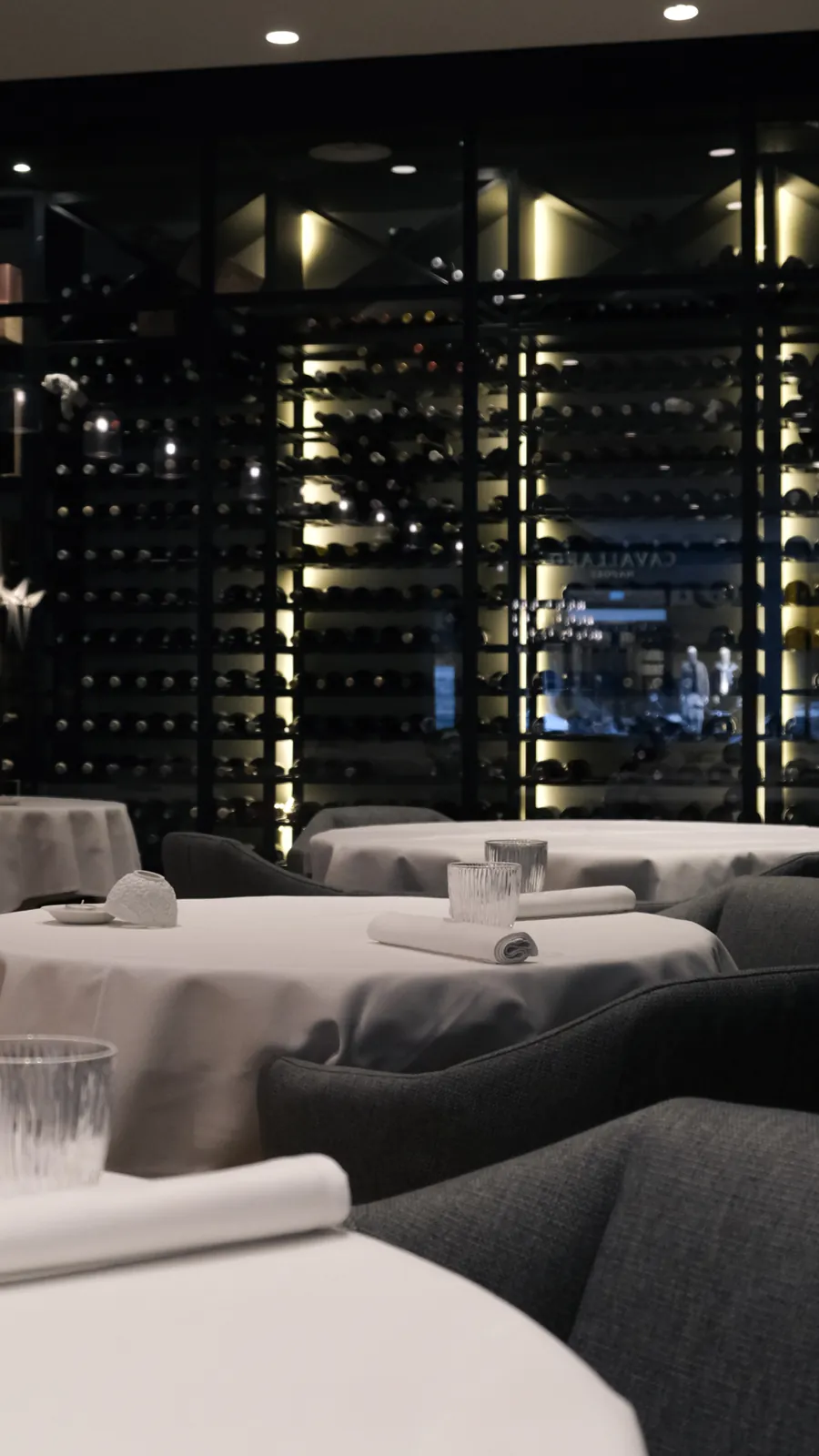 Dining setting